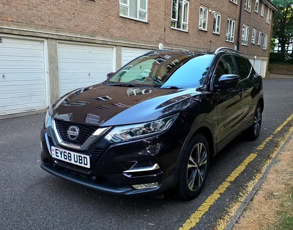 Used Nissan Qashqai N-Connecta 115 HP (84 kW) 2018 Black SUV