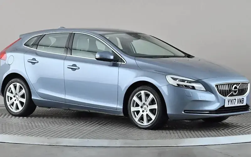 Used Volvo V40 Inscription 122 HP (89 kW) 2017 Hatchback