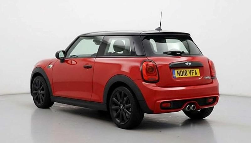 Używany Mini Cooper S Hatch 192 KM (141 kW) 2018 Czerwony Hatchback