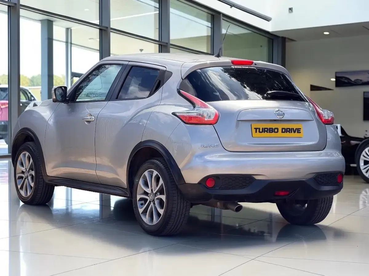 Used Nissan Juke Tekna 110 HP (80 kW) 2016 Silver SUV