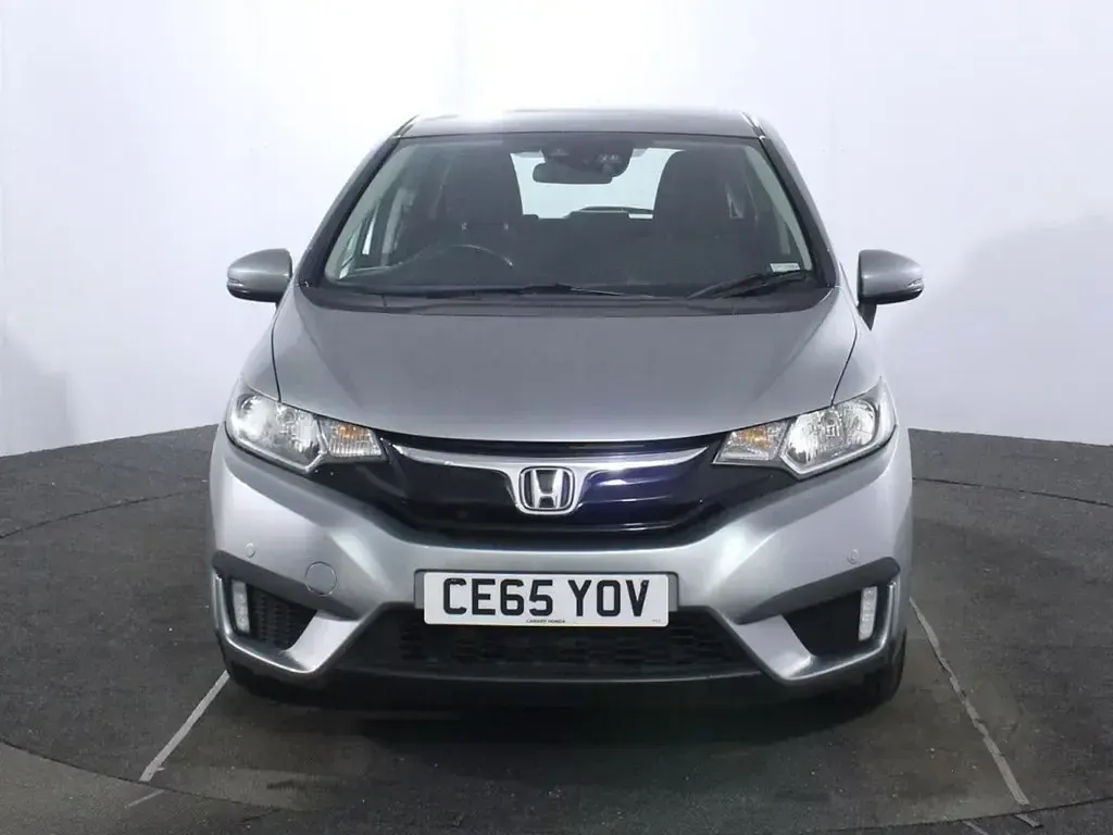 Begagnad Honda Jazz SE 102 HK (75 kW) 2015 Silver Halvkombi