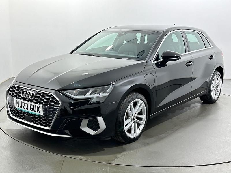 Begagnad Audi A3 Sportback e-tron Sport 2023 Svart Halvkombi