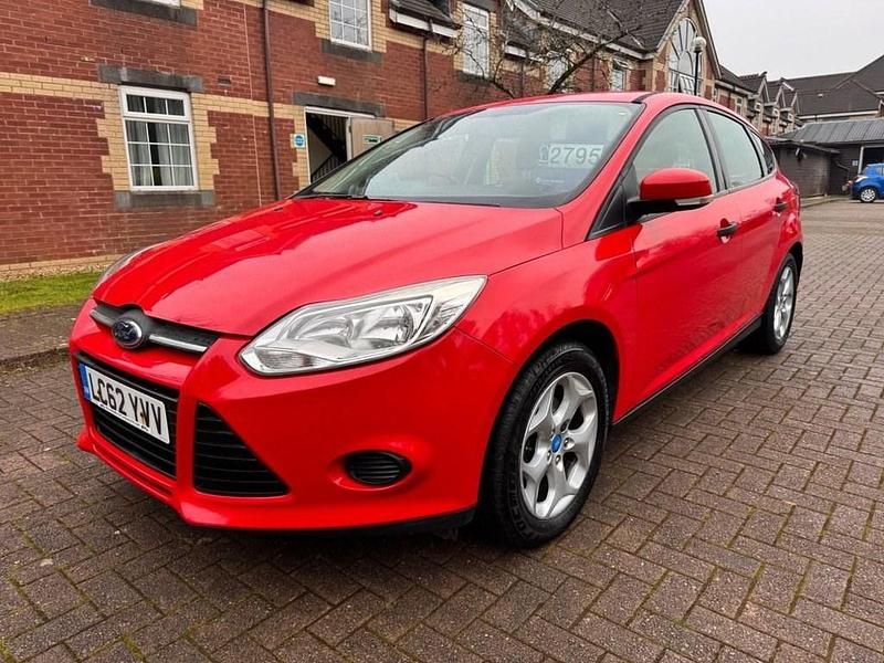 Used Ford Focus Studio 85 HP (62 kW) 2012 Red Hatchback