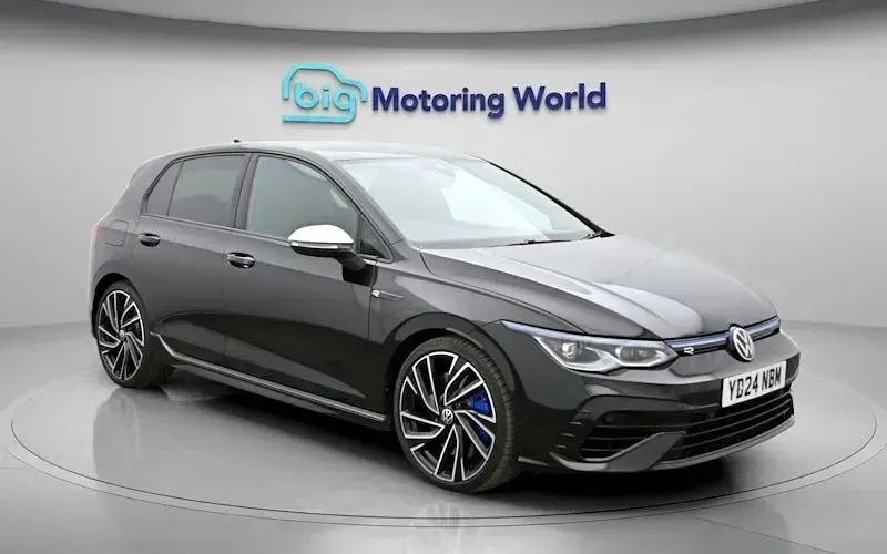 Second-hand VW Golf VIII R 320 CP (235 kW) 2024 Negru Hatchback
