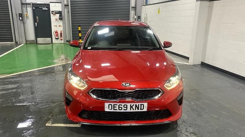 Used Kia Ceed 138 HP (101 kW) 2020 Red Hatchback