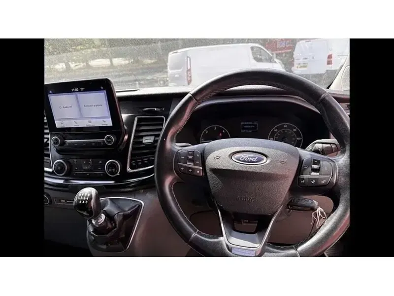 Used Ford Transit Custom Limited 130 HP (95 kW) 2022 White Van