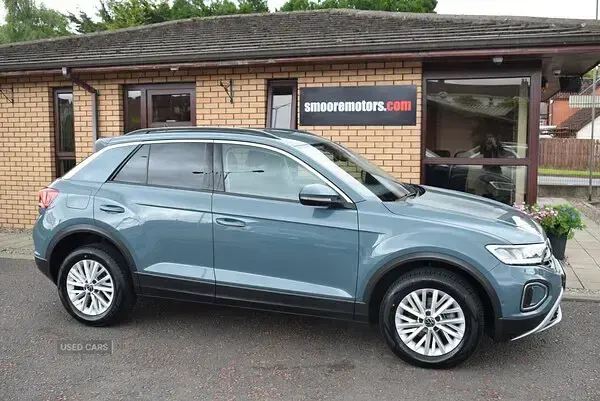 Used VW T-Roc Life 150 HP (110 kW) 2023 Blue SUV