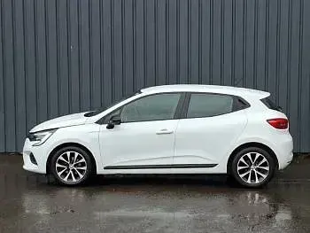 Used Renault Clio Evolution 90 HP (66 kW) 2023 White Hatchback