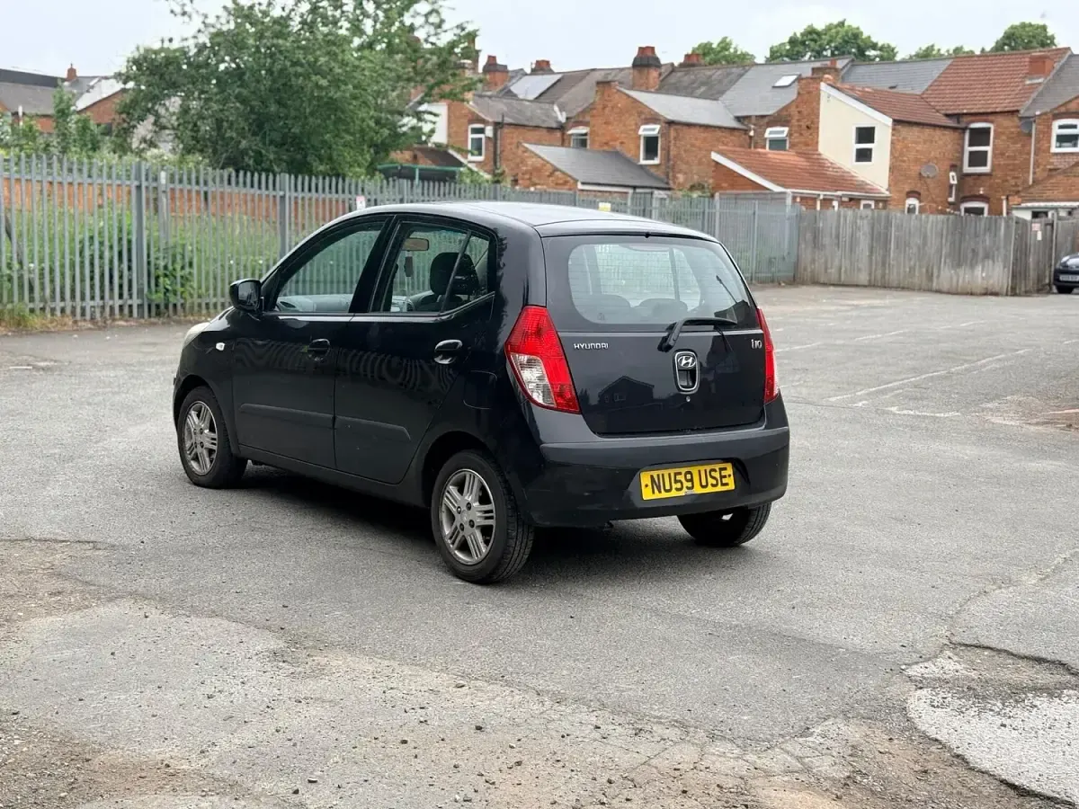 Used Hyundai i10 Comfort 78 HP (57 kW) 2009 Black Hatchback