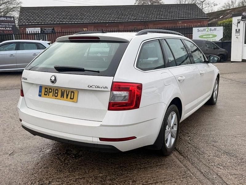 Used Skoda Octavia SE Technology 115 HP (84 kW) 2018 White Estate