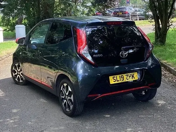 Used Toyota Aygo Trend 72 HP (52 kW) 2019 Grey Hatchback