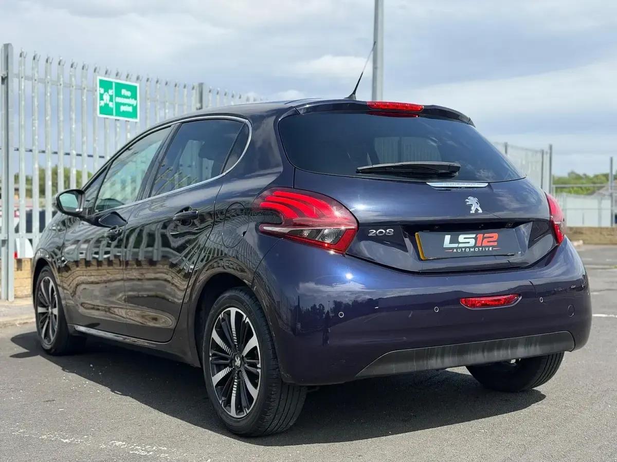 Used Peugeot 208 S 100 HP (73 kW) 2019 Blue Hatchback