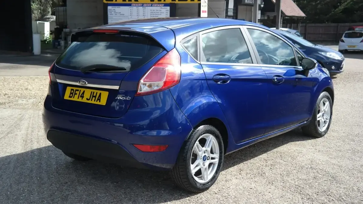 Used Ford Fiesta Zetec 82 HP (60 kW) 2014 Blue Hatchback