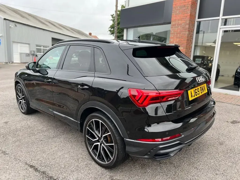 Used Audi Q3 Comfort 190 HP (139 kW) 2020 Black SUV