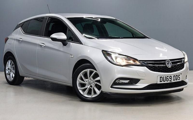 Second-hand Vauxhall Astra Design Edition 110 CP (80 kW) 2019 Argintiu Hatchback