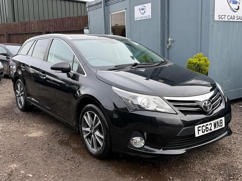 Used Toyota Avensis Multidrive S 147 HP (108 kW) 2012 Black Estate