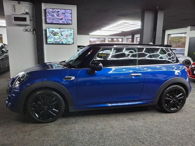 Usado Mini Cooper Hatch 136 HP (100 kW) 2020 Azul Citadino