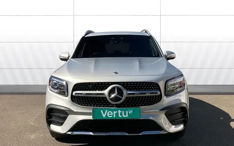 Second-hand Mercedes GLB200 AMG Line Premium 163 CP (119 kW) 2023 SUV