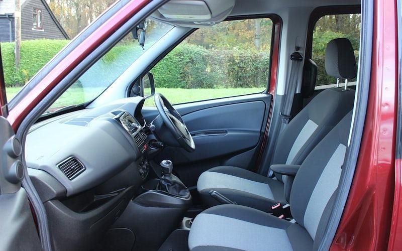 Used Fiat Doblò Lounge 95 HP (69 kW) 2019 MPV