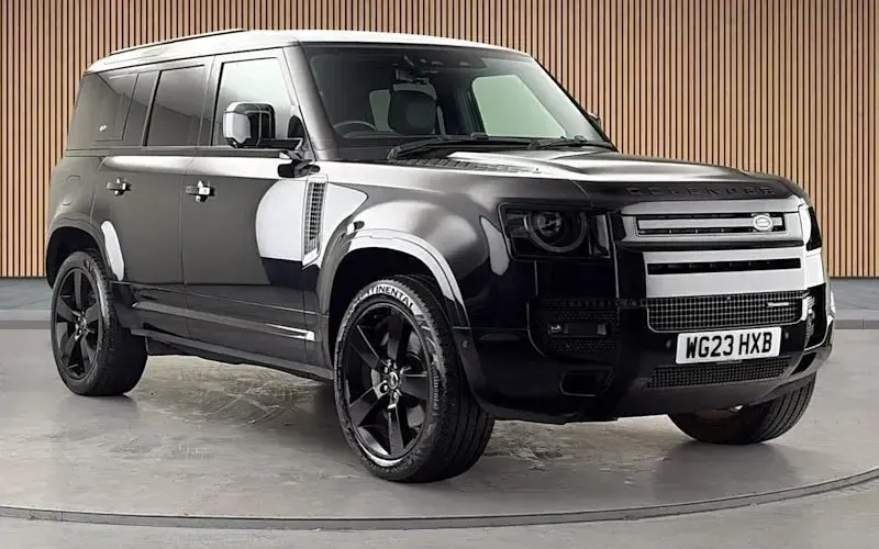 Used Land Rover Defender HSE Dynamic 300 HP (220 kW) 2023 SUV