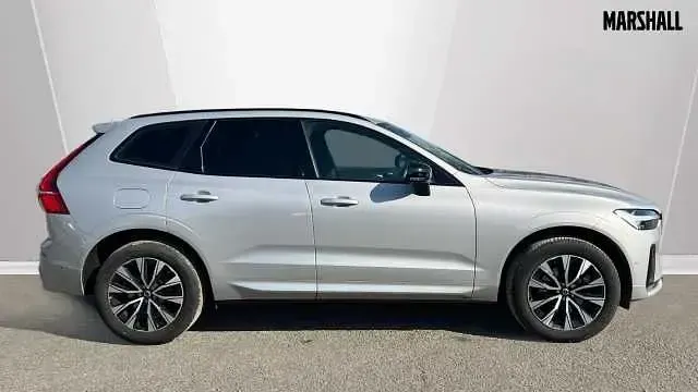Usado Volvo XC60 Plus 197 HP (144 kW) 2023 Prateado SUV