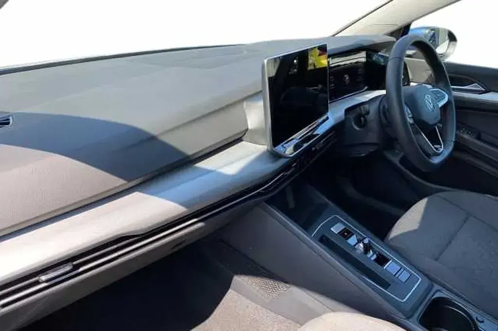 Second-hand VW Golf VIII 204 CP (150 kW) 2025