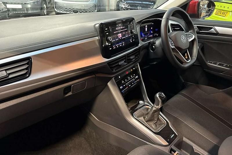 Used VW T-Roc Match 115 HP (84 kW) 2025 Red SUV