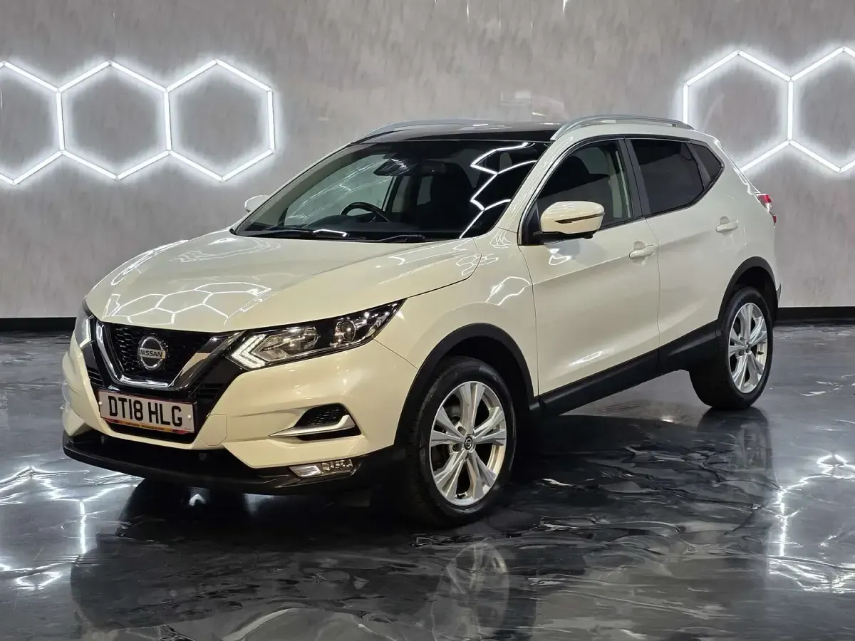 Used Nissan Qashqai N-Connecta 110 HP (80 kW) 2018 White SUV