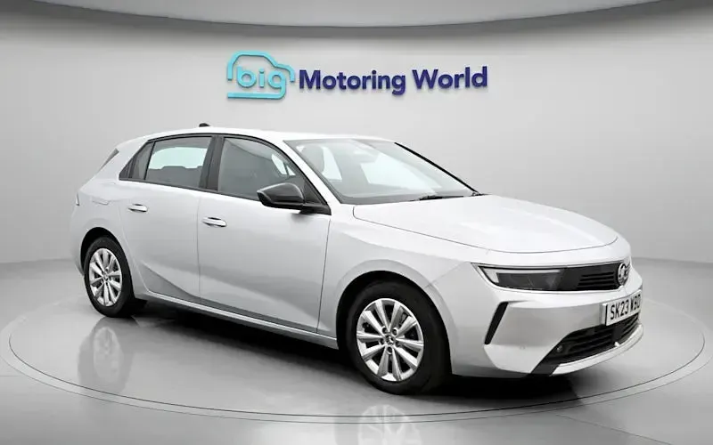 Second-hand Vauxhall Astra Design Edition 131 CP (96 kW) 2025 Hatchback