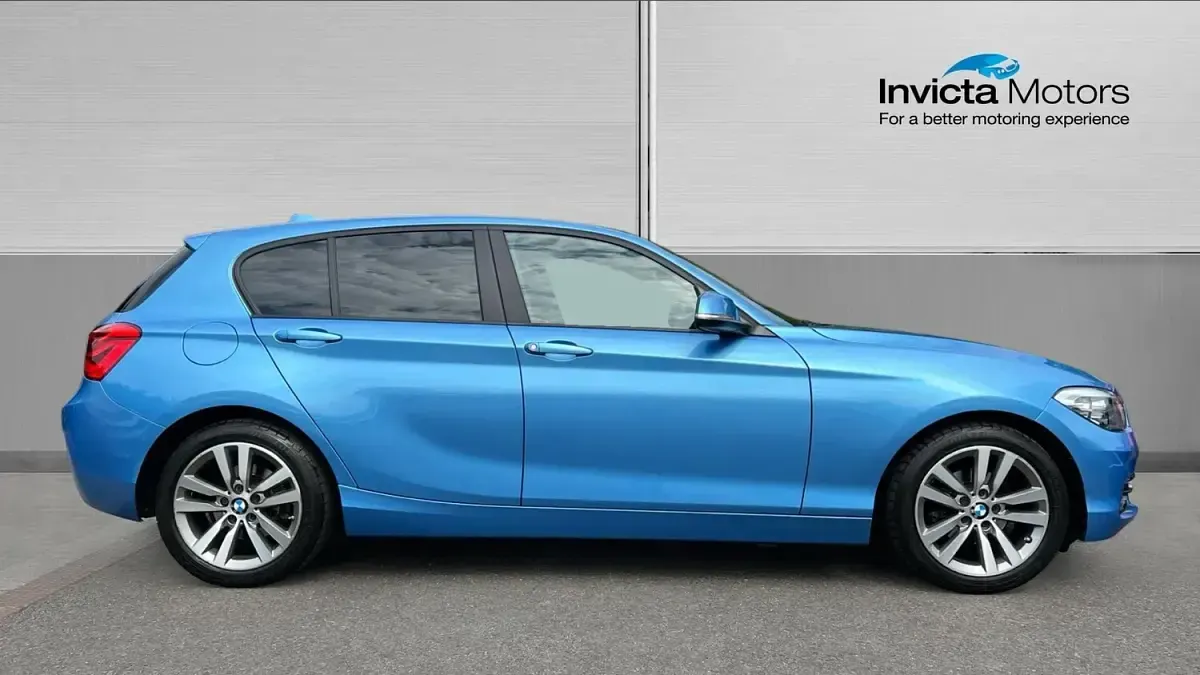 Used BMW 118 Sport Line 136 HP (100 kW) 2019 Blue Hatchback
