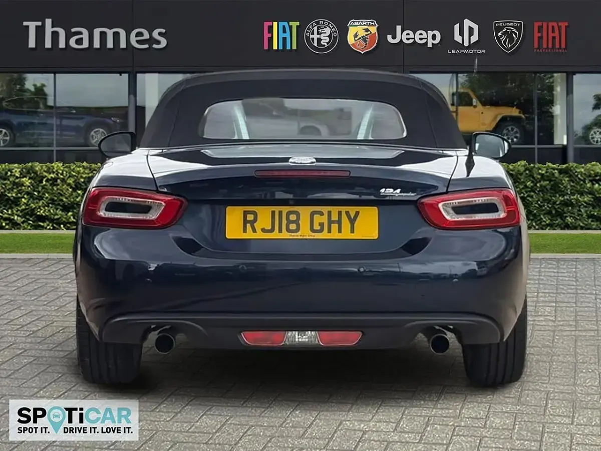 Used Fiat 124 Spider Lusso Plus 138 HP (101 kW) 2018 Blue Cabriolet