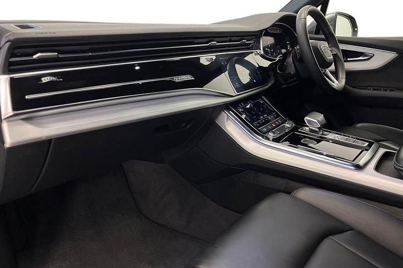 Used Audi Q7 S-Line 340 HP (250 kW) 2023 Daytona grey SUV