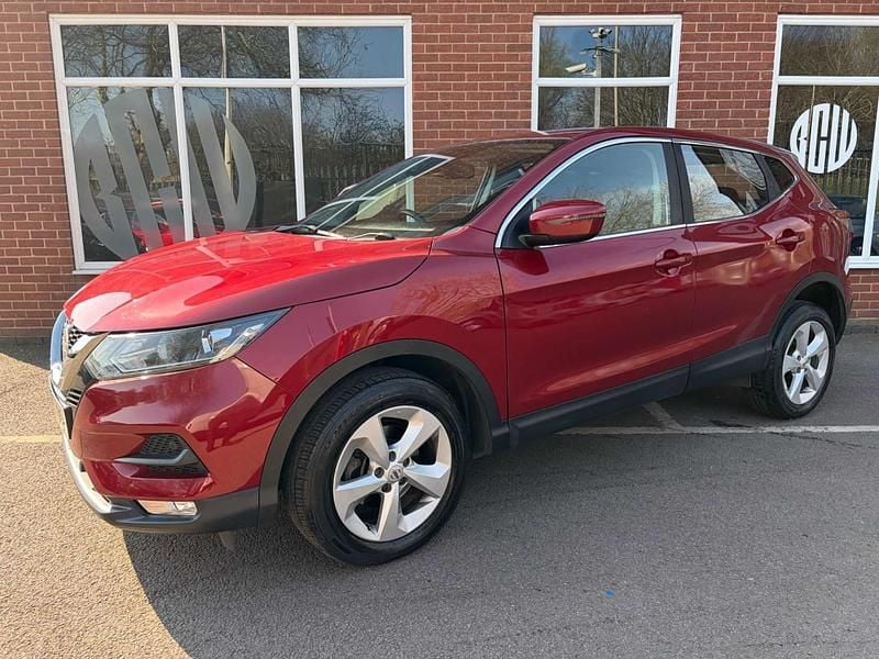 Used Nissan Qashqai Acenta Premium 115 HP (84 kW) 2018 Red SUV