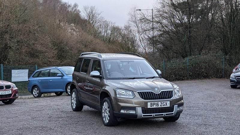 Used Skoda Yeti SE 110 HP (80 kW) 2016 Brown SUV