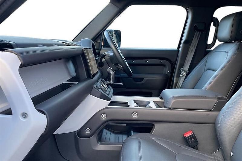 Used Land Rover Defender HSE Dynamic 350 HP (257 kW) 2025 Santorini black SUV