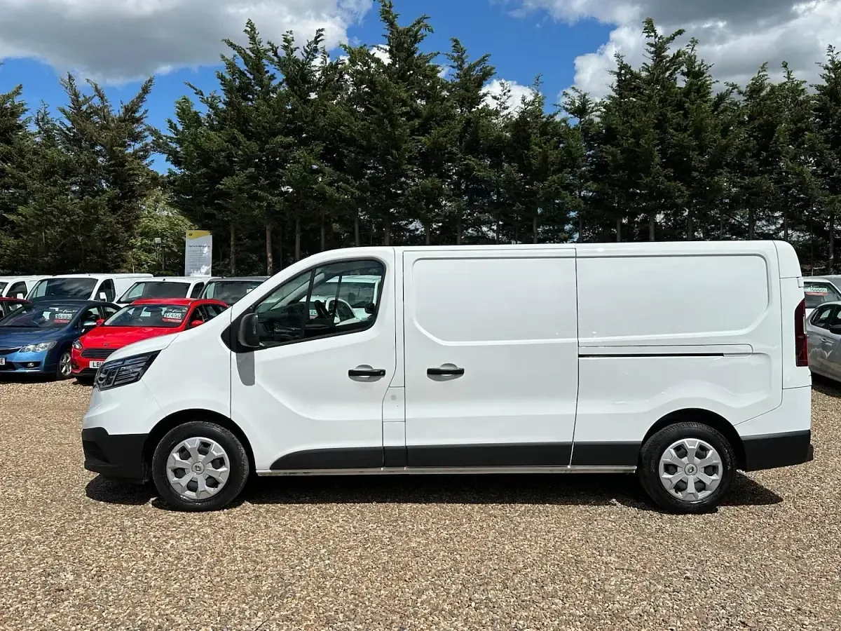 Used Renault Trafic Business 2023 White MPV