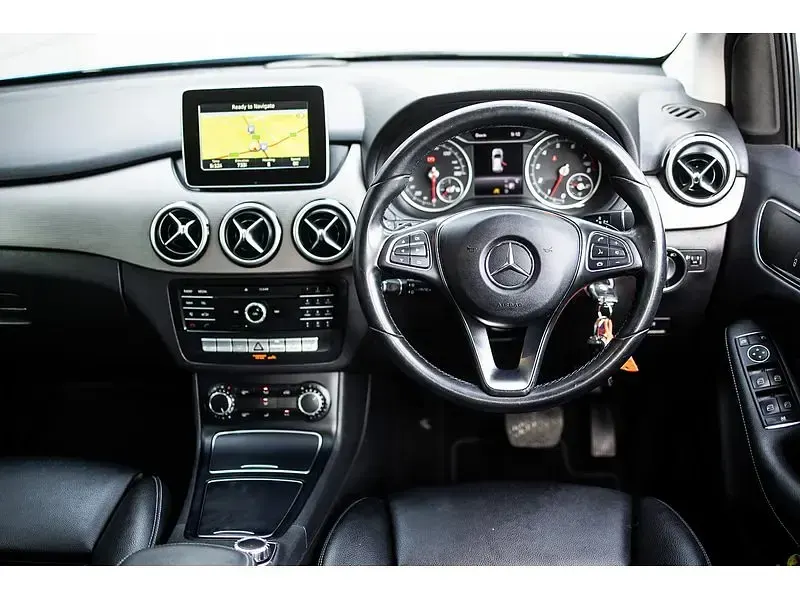 Used Mercedes B180 Executive 2016 Blue Hatchback