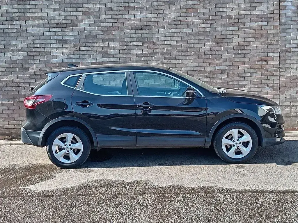 Used Nissan Qashqai Acenta Premium 2021 Black SUV