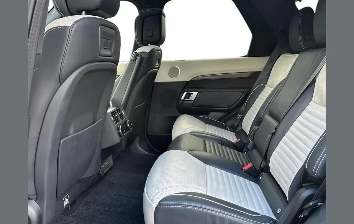 Used Land Rover Discovery 5 296 HP (217 kW) 2022 Grey SUV
