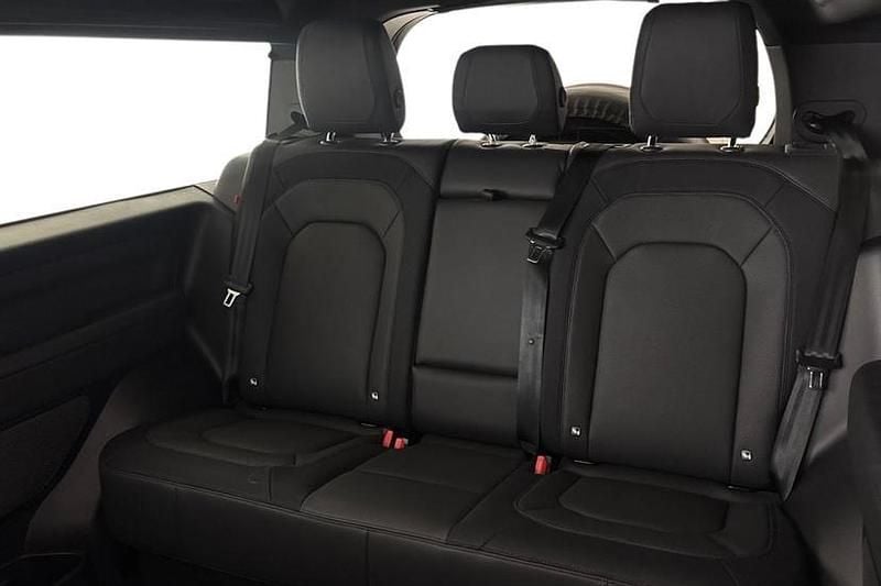 Used Land Rover Defender HSE Dynamic 249 HP (183 kW) 2023 Santorini black SUV