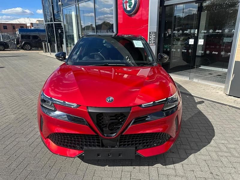 Red Used 2024 Alfa Romeo Junior Edizione Speciale SUV | £27,995 (Fair price) - Image 1/4