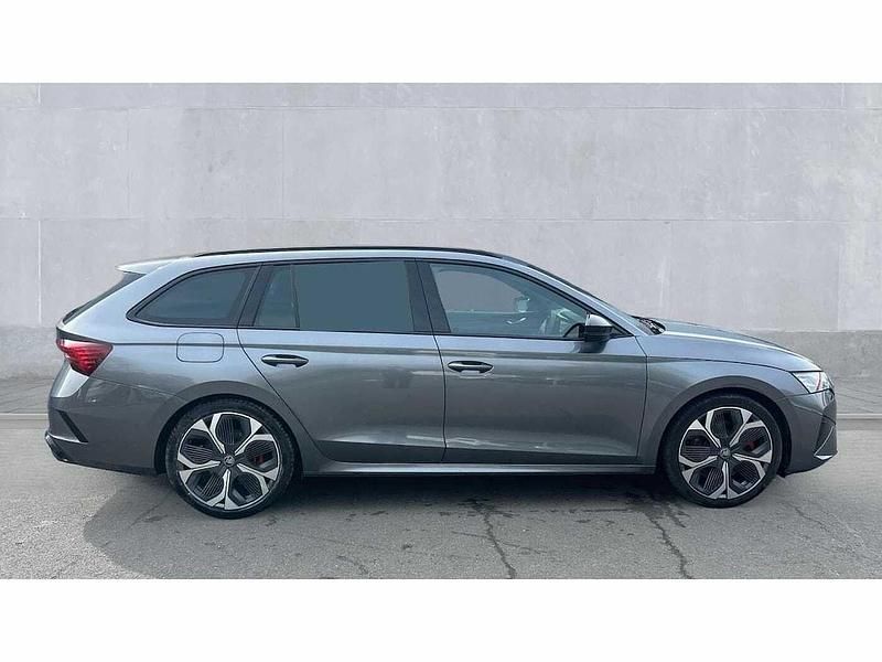 Used Skoda Octavia vRS 265 HP (194 kW) 2025 Graphite grey metallic Estate