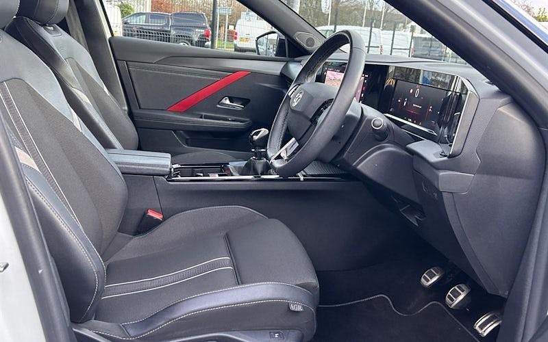 Used Vauxhall Astra GS Line 131 HP (96 kW) 2025 Hatchback