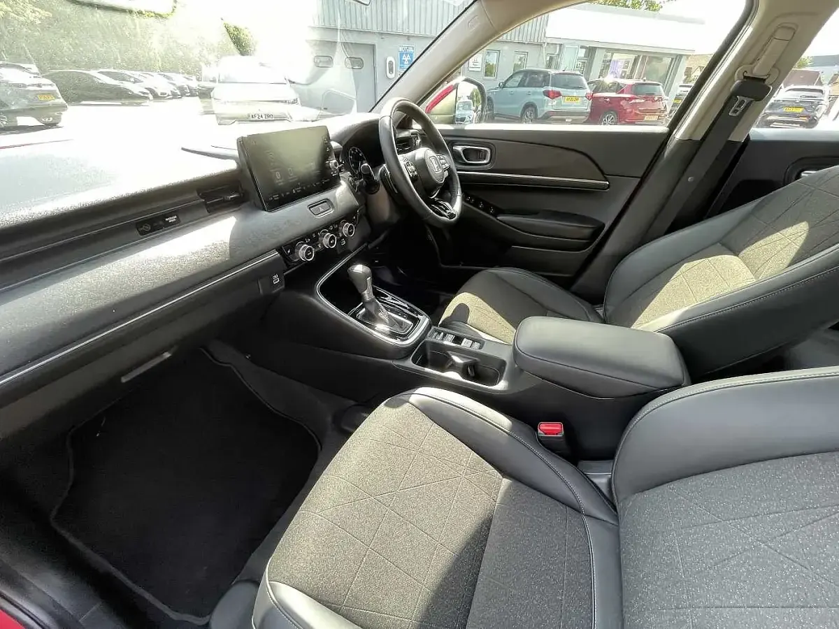 Used Honda HR-V Advance 131 HP (96 kW) 2024 Red SUV