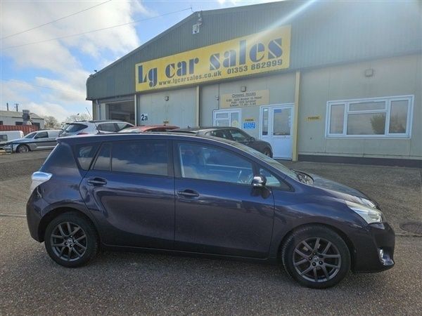 Blue Used 2015 Toyota Verso Trend MPV | £7,495 (Fair price) - Image 1/1