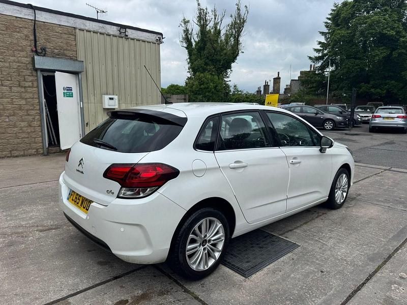 Used Citroën C4 Feel 99 HP (72 kW) 2015 White Hatchback
