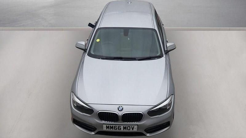 Used BMW 118 Sport Line 150 HP (110 kW) 2017 Silver Hatchback