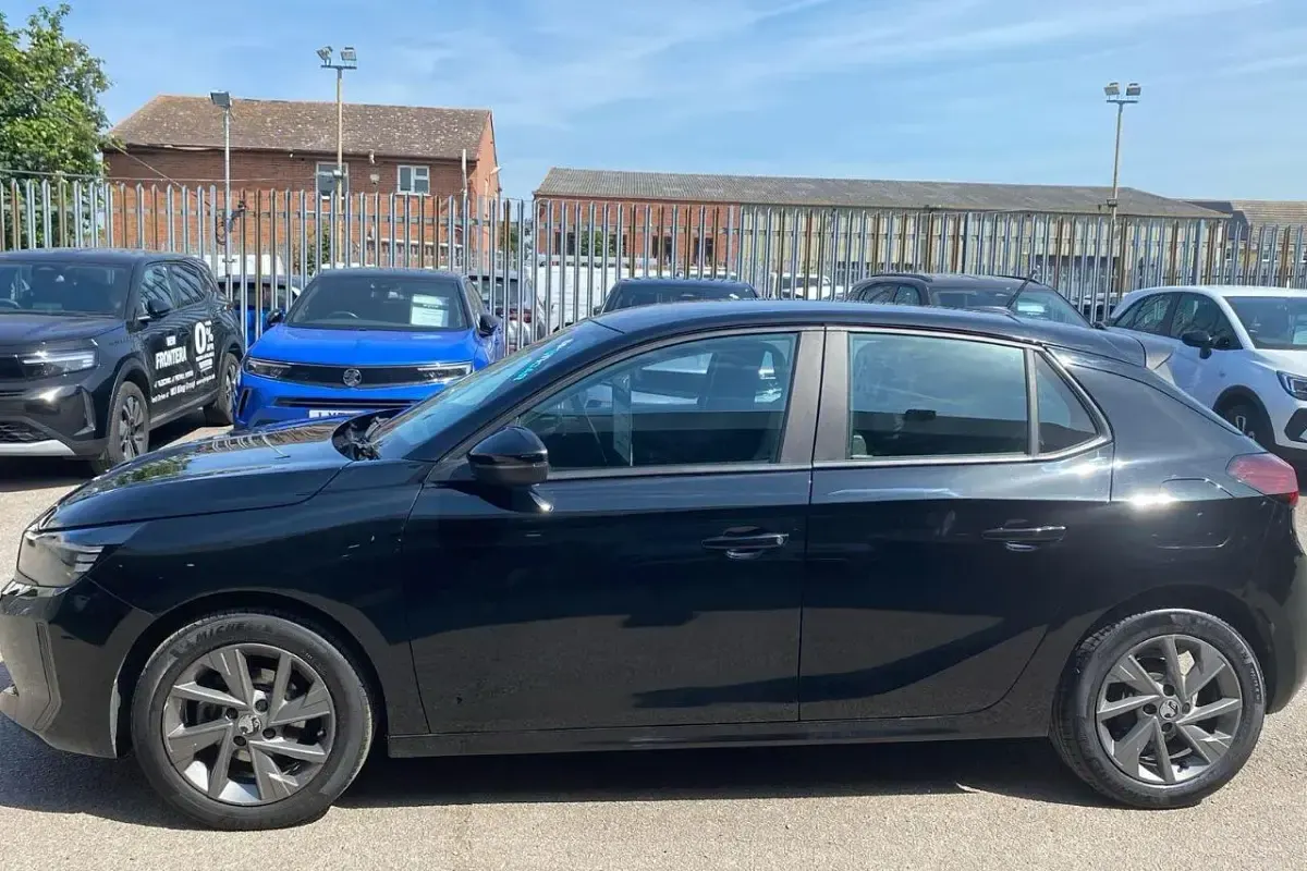 Used Vauxhall Corsa Design Edition 75 HP (55 kW) 2024 Black Hatchback
