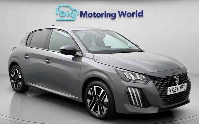 Used Peugeot 208 Allure 101 HP (74 kW) 2024 Hatchback