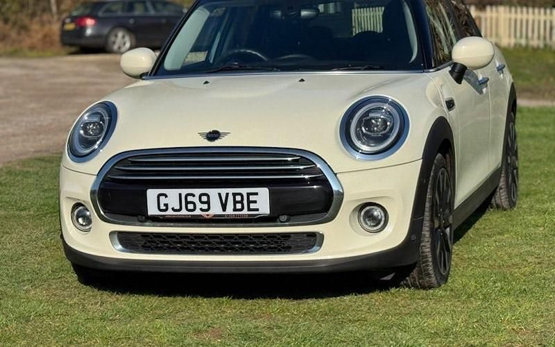 Used Mini Cooper Exclusive 136 HP (100 kW) 2019 White Hatchback